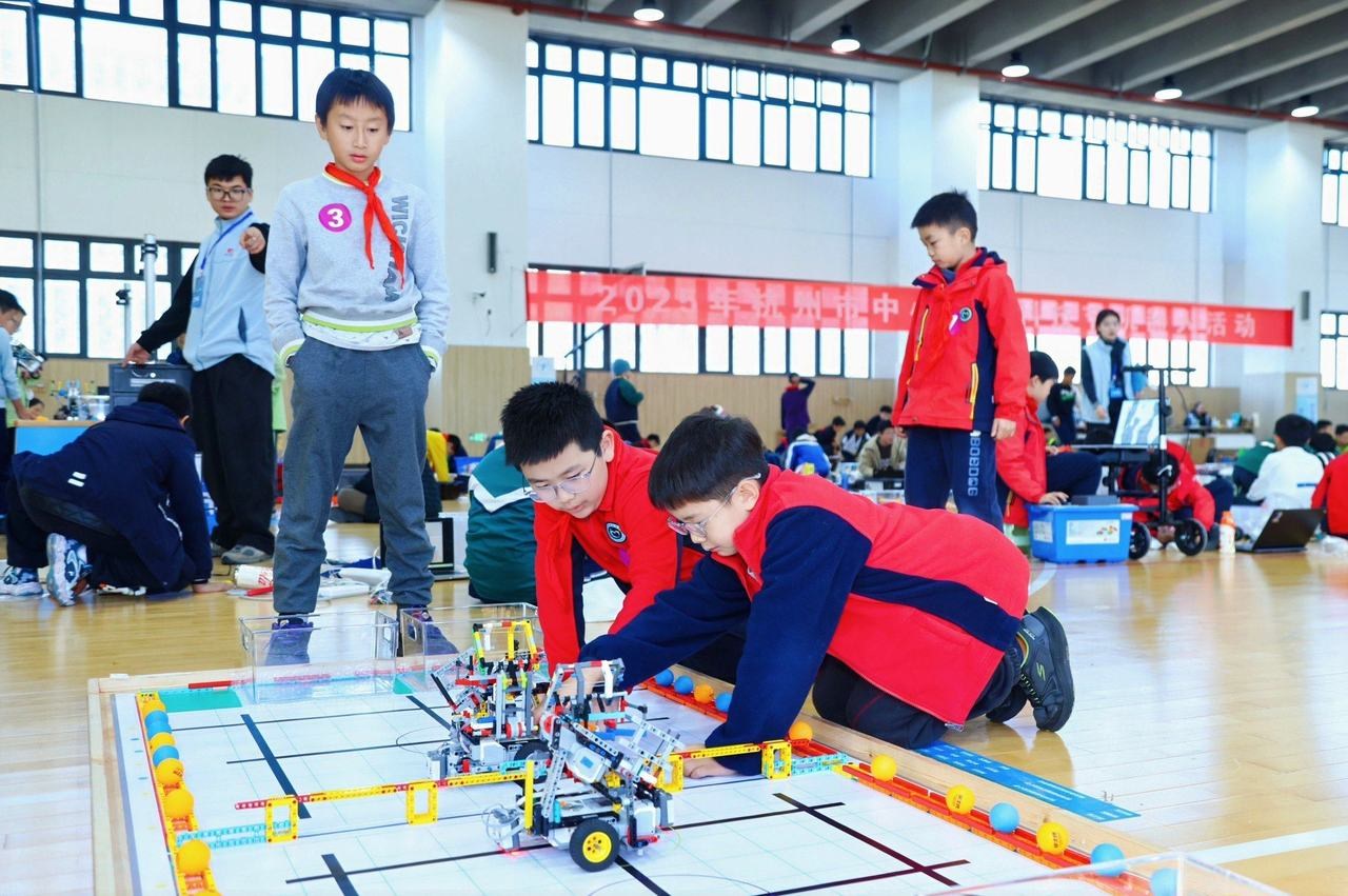 杭州市中小学生科技节比赛现场