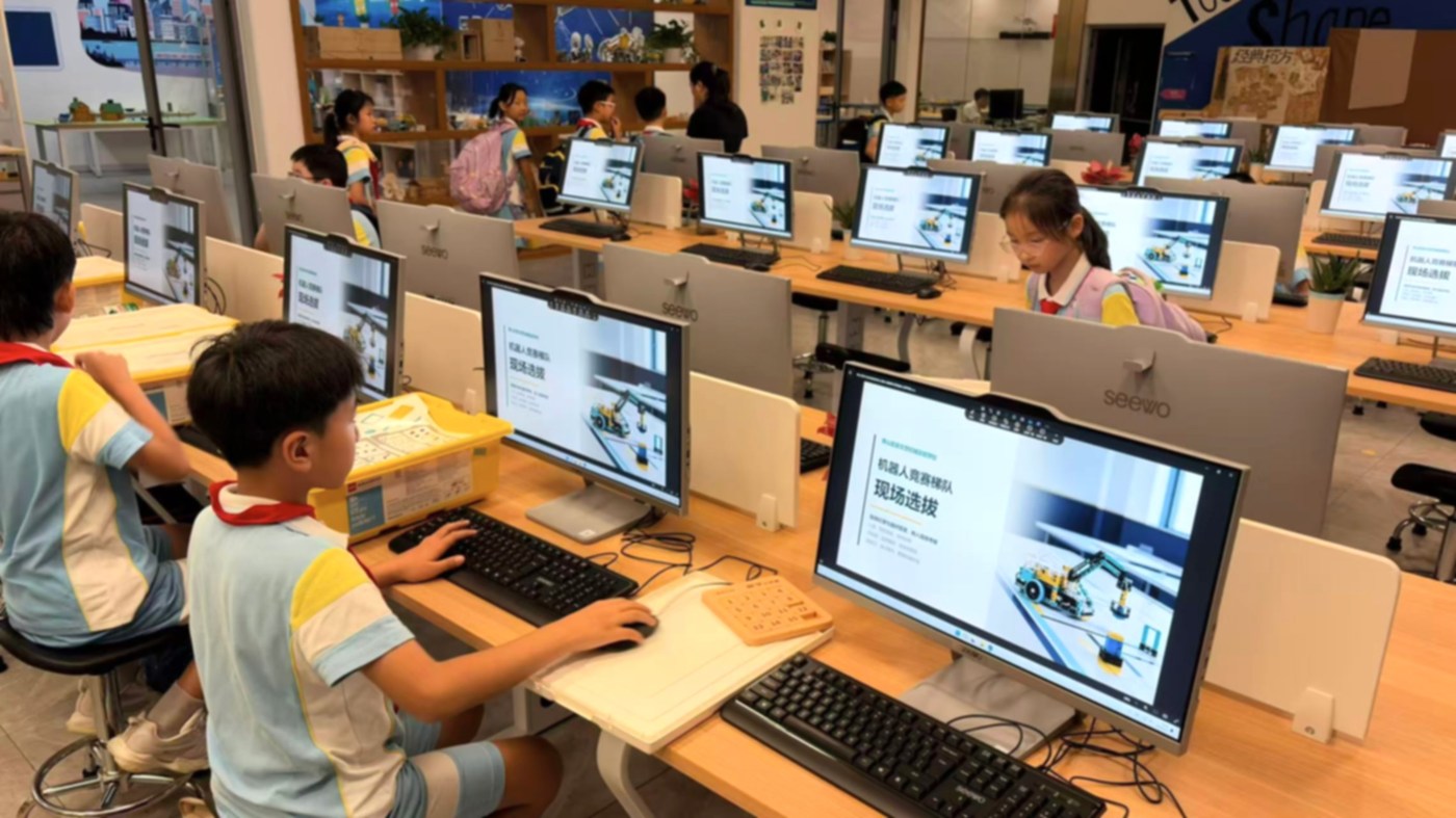 学生现场完成选拔任务